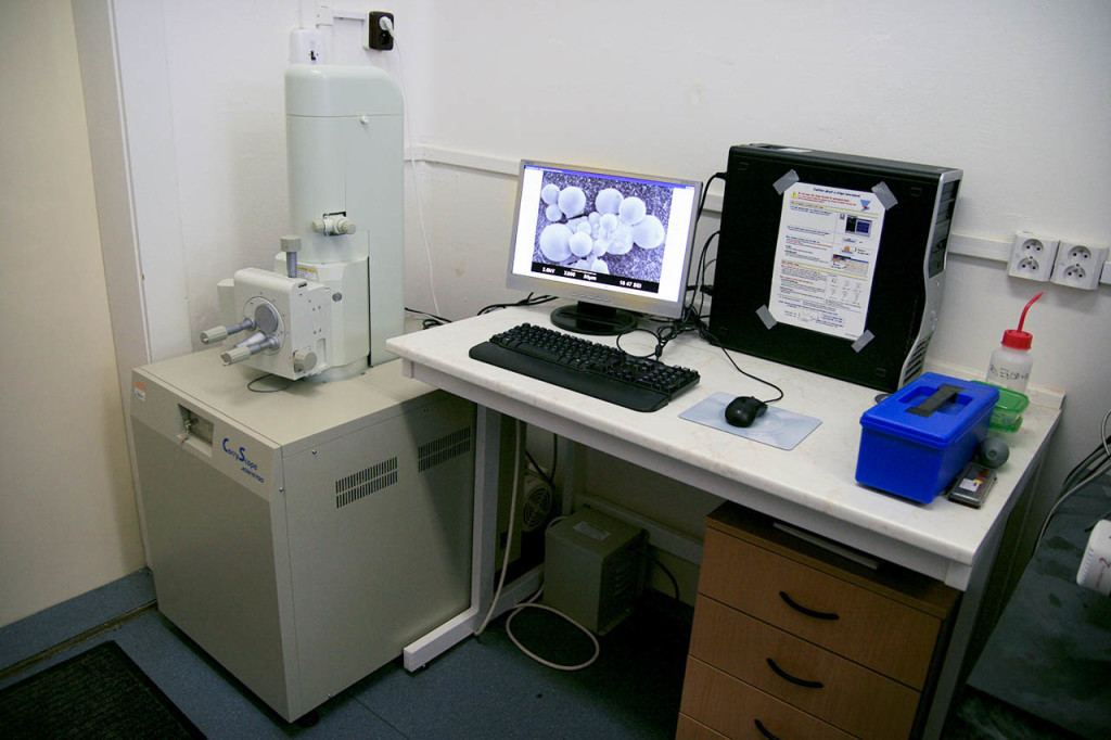 Jeol JCM-5700 Scanning Electron Microscope